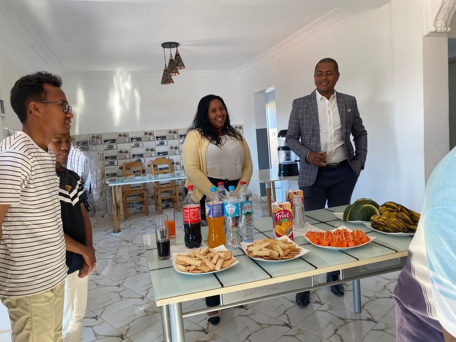 Temps convivial réunissant des membres et partenaires d’Idea Academy